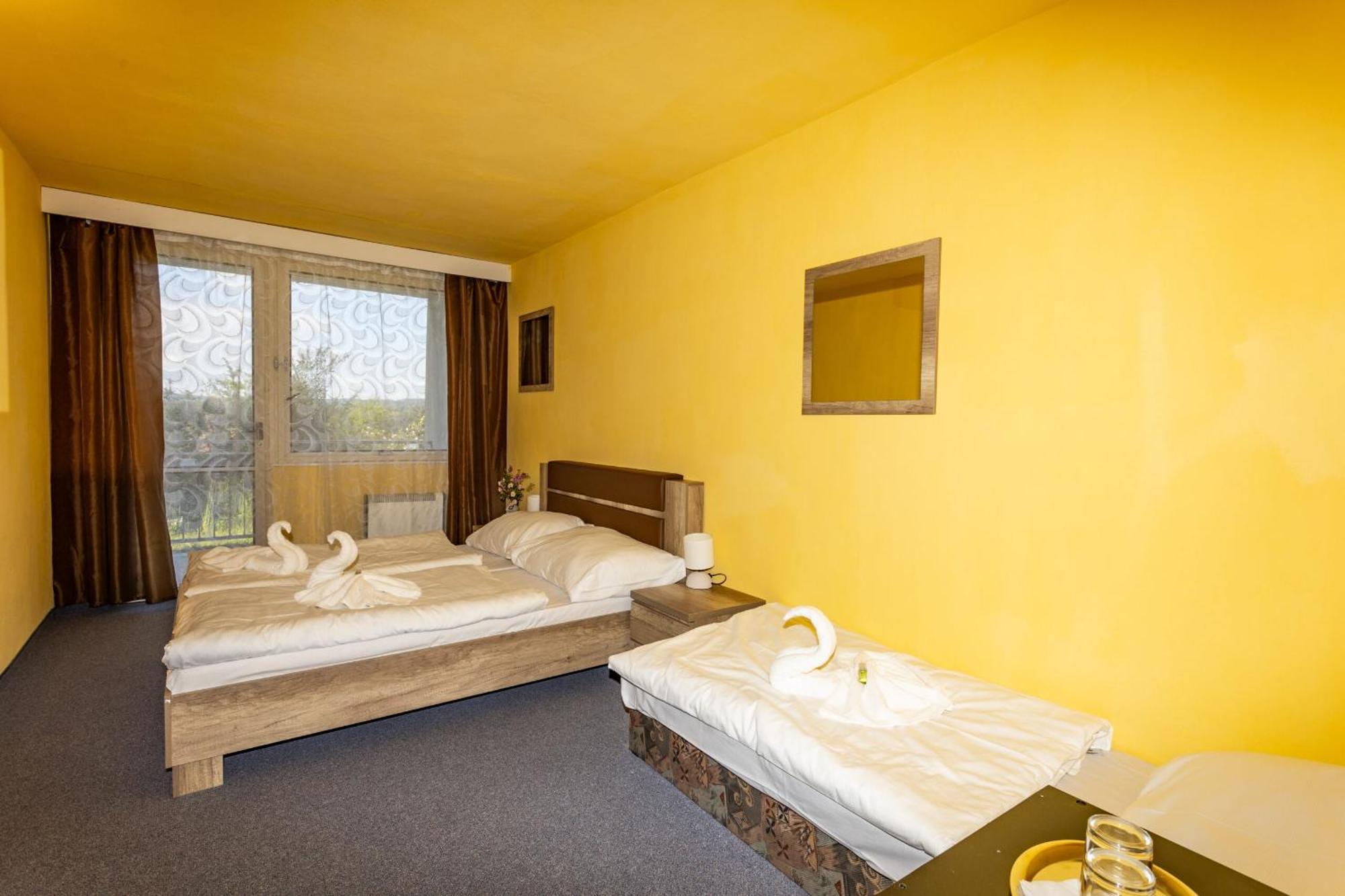 Hotel Panorama Orlík Klucenice Exteriér fotografie